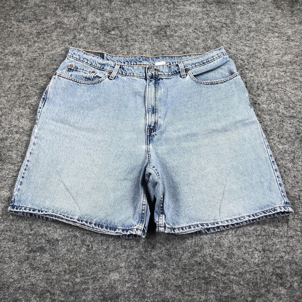 Vintage Levis Bermuda Shorts Womens 20W Blue Light Wash Relaxed Denim Plus Size